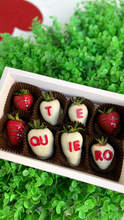 Cargar imagen en el visor de la galería, Caja  Te Quiero de 8  fresas