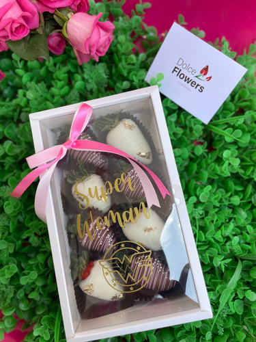 Caja de 8 fresas. Dia de la Mujer