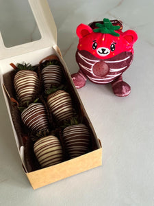 squishy en forma de fresa y caja de 6 fresas decoradas